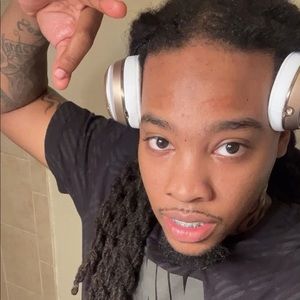 Meet your Posher, Devonte